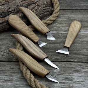 Set of 5 Whittling Knives. Sharp Carbon Steel Blades, Ash Wood Handles. Hand-Forged Knives Wood Carving. Detail Carving Tools for Beginners.