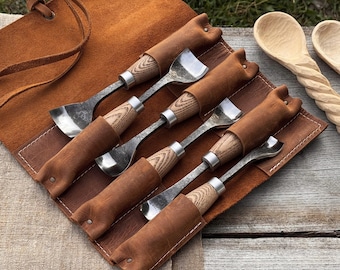 Hand-Forged Wood Carving Gouges – Sharp Carbon Steel Blades, Ergonomic Ash Wood Handles, Leather Roll – Spoon Carving Tools