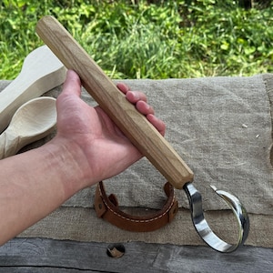 Langes Skorpmesser. Große Rasiermesser Scharfe Klinge. Handgeschmiedet aus gehärtetem Kohlenstoffstahl, langer Eschenholzgriff, mit Scheide. Löffel Schnitzmesser.