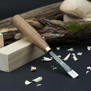 Hand Forged Fishtail Chisel for Wood Carving. Sharp Carbon Steel Blade, Ash Wood Handle. Spoon Carving Chisel. Woodworking Tool for Beginner