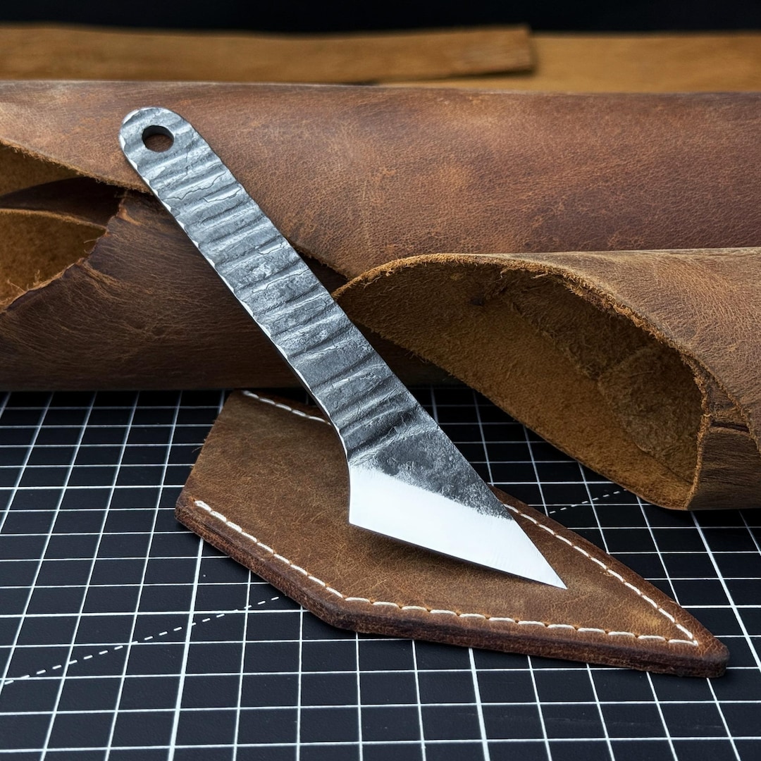 Kiridashi – a Compact and Razor-sharp Knife. Japanese Style Blade