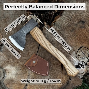 Mała siekiera do rzeźbienia w drewnie. Ostre ostrze. Kuta ręcznie z hartowanej stali węglowej 52100, ergonomiczna rękojeść jesionowa. Pochwa skórzana. Siekiera do rzeźbienia w kształcie łyżki. zdjęcie 2