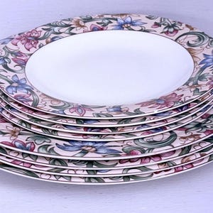 Beautiful Vintage Set of 4 Every Day Jacobean,  4 Set of Salad Dinner Plate by Royal Doulton