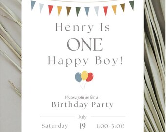 Könnte beinhalten: Eine digitale Geburtstagseinladung mit dem Text "Henry Is ONE Happy Boy!" und Party-Details. Die Einladung zeigt ein Banner mit bunten Wimpeln und Luftballons. Der Text "DIGITAL DOWNLOAD. FULLY EDITABLE" befindet sich unten.