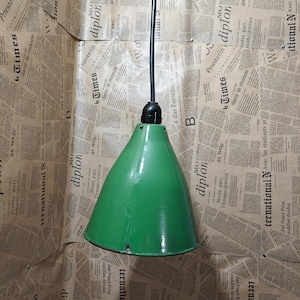 Lampada a sospensione industriale in smalto