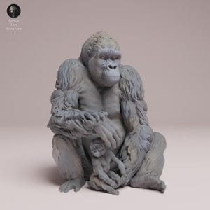 Realistic adult and baby gorilla figurine 1/24 scale for collectors and modeling enthusiasts