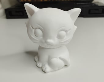 8 cm Kawaii Sitting Cat in Cream Acrylic Resin – Cute Decor | Chibi Figurine