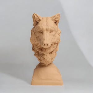 Intricate Wolf Bust in Resin, Captivating Detail, Home Decor or Collector&#39;s Piece, Robust Design