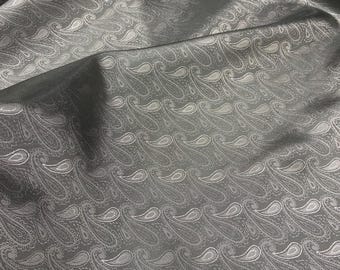 Paisley Jacquard Lining Fabric: Mid Grey Color,Viscose Acetate Yarn, Italian Bespoke Tailor