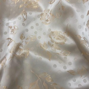 Rose Design Viscose/Acetate Jacquard Lining  Fabric/Made in İtaly,Bespoke Tailor,Lining Fabric, Suit Lining,Made to Measure