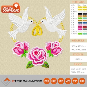 Könnte beinhalten: Ein Stickdesign mit zwei weißen Tauben, die goldene Ringe halten, umgeben von einem Kranz aus rosa Rosen mit grünen Blättern. Das Design enthält den Text "DIGITAL DOWNLOAD". Maße: 90,2 x 95,2 mm.