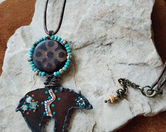 Collar de oso espiritual pintado a mano: colgante de ágata turquesa primitiva