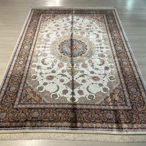 5x8 ft Beige Medallion Flower Pattern Silk Rug, Persian Silk Rug, Rug for Living Room, High Quality Rug,Luxury Silk Rug, Qum Silk Rug