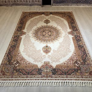 5X8 ft Persian Silk Rug, Medium Silk Rug, Rug for Living Room, High Quality Silk Rug,Luxury Silk Rug, Home Decor, Qum Silk Rug
