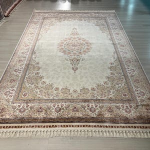 7X10 ft Beige Medallion Silk Rug, Medium Silk Rug, Rug for Living Room, High Quality Silk Rug,Luxury Silk Rug, Home Decor, Qum Silk Rug