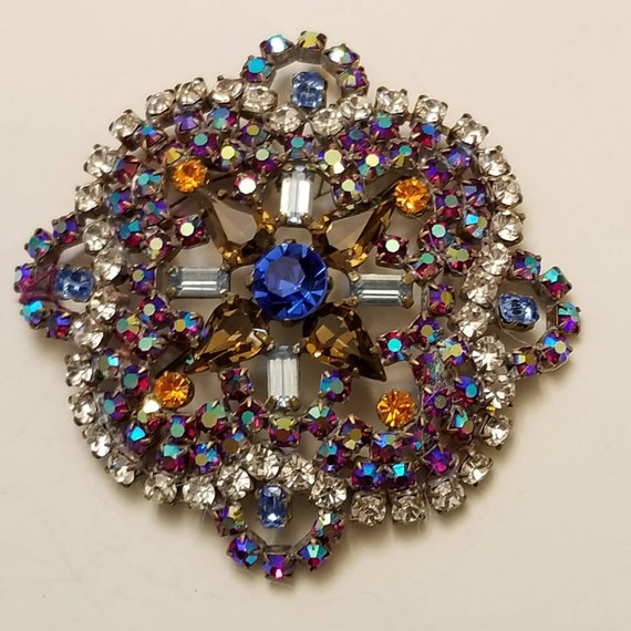 Vintage Brooch or Antique Pin in Czech Crystals w… - image 1