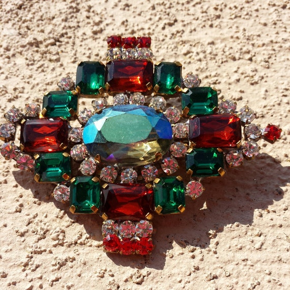 Vintage Pin or Antique Brooch, in Green & Red Aur… - image 4