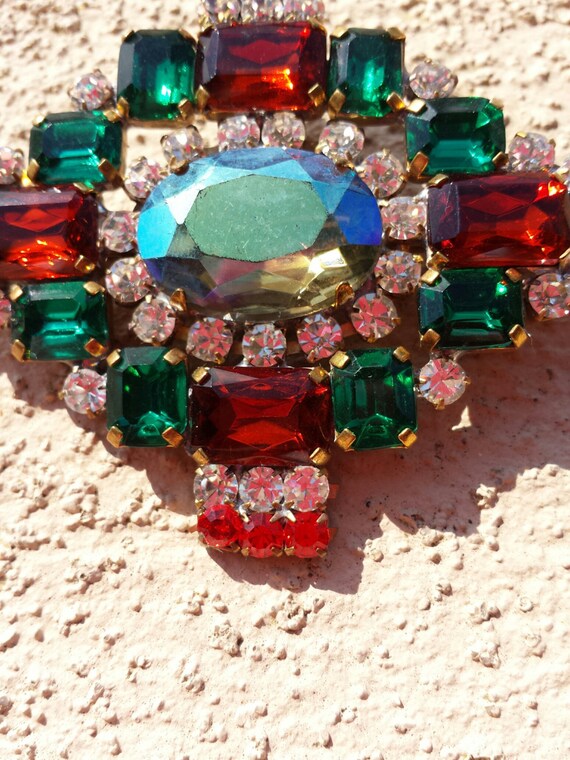 Vintage Pin or Antique Brooch, in Green & Red Aur… - image 3