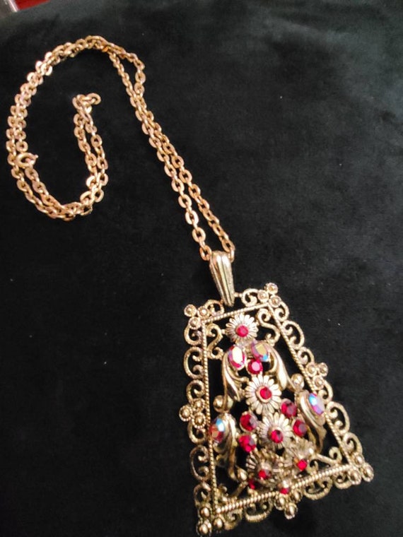 Iridescent Red Antiqued Pendant and Gold-toned Cha