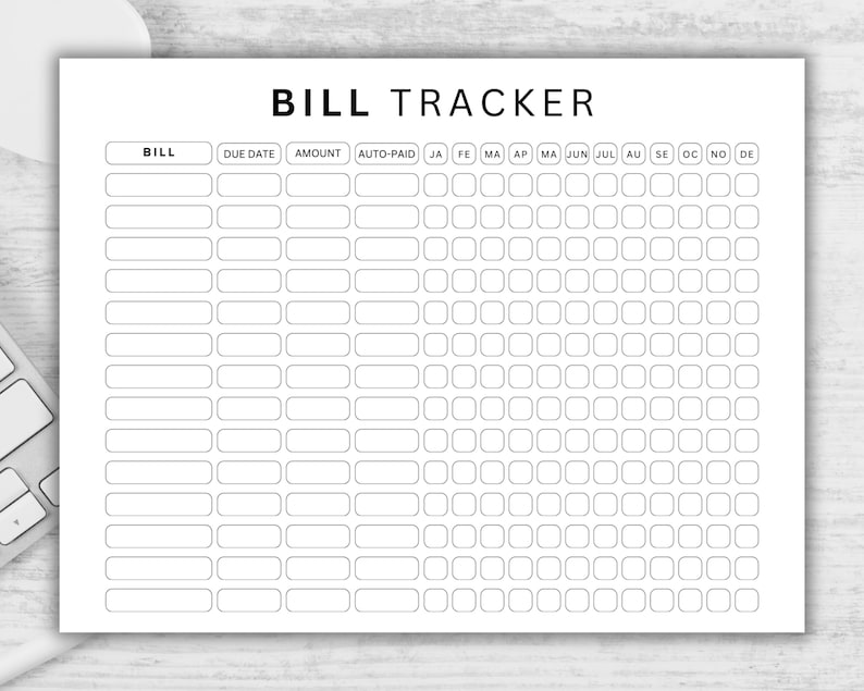 Puede incluir: Un rastreador de facturas imprimible con columnas para el nombre de la factura, la fecha de vencimiento, el monto, el pago autom&aacute;tico y una cuadr&iacute;cula de calendario para cada mes del a&ntilde;o.
