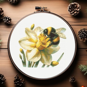 Bee Cross Stitch Pattern - FlowerCross Stitch Pattern - Honey Bee Cross stitch, Honey bee - Instant Download