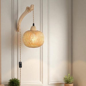 Handwoven Bamboo Wall Lamp | Natural Rattan Wicker Lantern Light Fixture | E27 Sconce for Bedroom, Kitchen, Dining | Boho Rustic Wall Decor