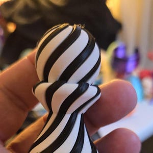 Fidget Spinner Impossible Passthrough Puzzle Spiral Fidget Toy Custom Colors Optical Illusion Desk Toy Unique Birthday Christmas Gift Idea