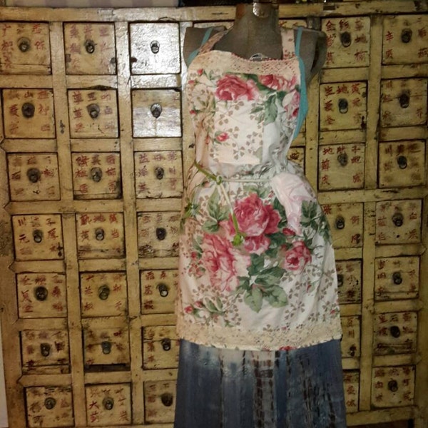 Apron Chintz Cotton Cabbage Roses Lace Accents Cottage Chic With Lace Edged Hankie by artdesignsbydanielle NEW Free Shipping