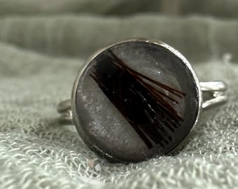 Memorial Ring with Hair – Handmade Ring Made of Epoxy Resin and Silver Setting | Pet Hair & Keepsake Jewelry