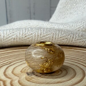 Large-hole resin bead with animal hair image 3