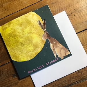 Tarjeta de liebre soñadora con luz de luna: en blanco para tu mensaje: hola, di hola, feliz cumpleaños
