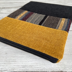 Housse pour ordinateur portable au design unique, housse pour MacBook, étui pour tout appareil / Tapisserie / Rembourrée (fait main) (manche matelassée) Cadeau parfait/cadeau