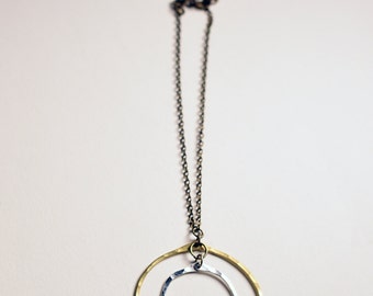 Solförmörkelsehalsband
