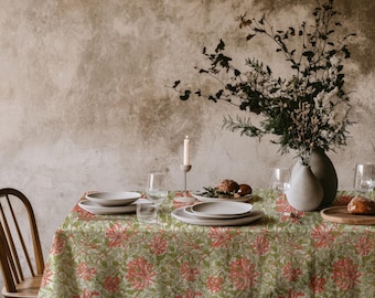 Green Honeysuckle Floral Pattern Tablecloth, Spring & Summer Tablecloth,Botanical Dining Table Cover,Seasonal Home Decor,Elegant Table Linen