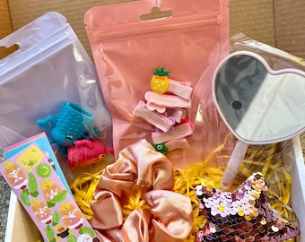Kawaii Gift Box – Pastel Accessories, Stickers & Squishy Toys