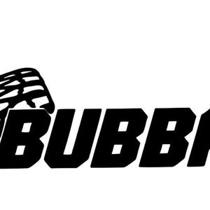 Könnte beinhalten: Das Wort "BUBBA" in fetten, schwarzen Buchstaben, mit einer stilisierten Reifenprofilgrafik über dem "B". Das Logo befindet sich auf weißem Hintergrund.