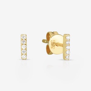 14Kソリッドゴールドモダンバースタッドピアス、上品でミニマルな天然ダイヤモンドスタッドピアス、女性用ユニークミニラインダイヤモンドエブリデイピアス