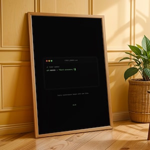 Puede incluir: Un p&oacute;ster vertical enmarcado con fondo negro que presenta un gr&aacute;fico de ventana de terminal. El texto dice FIRST_COMMIT.txt, // FIRST COMMIT, git commit -m "Start somewhere.", Every masterpiece began with one line. y v1.0.