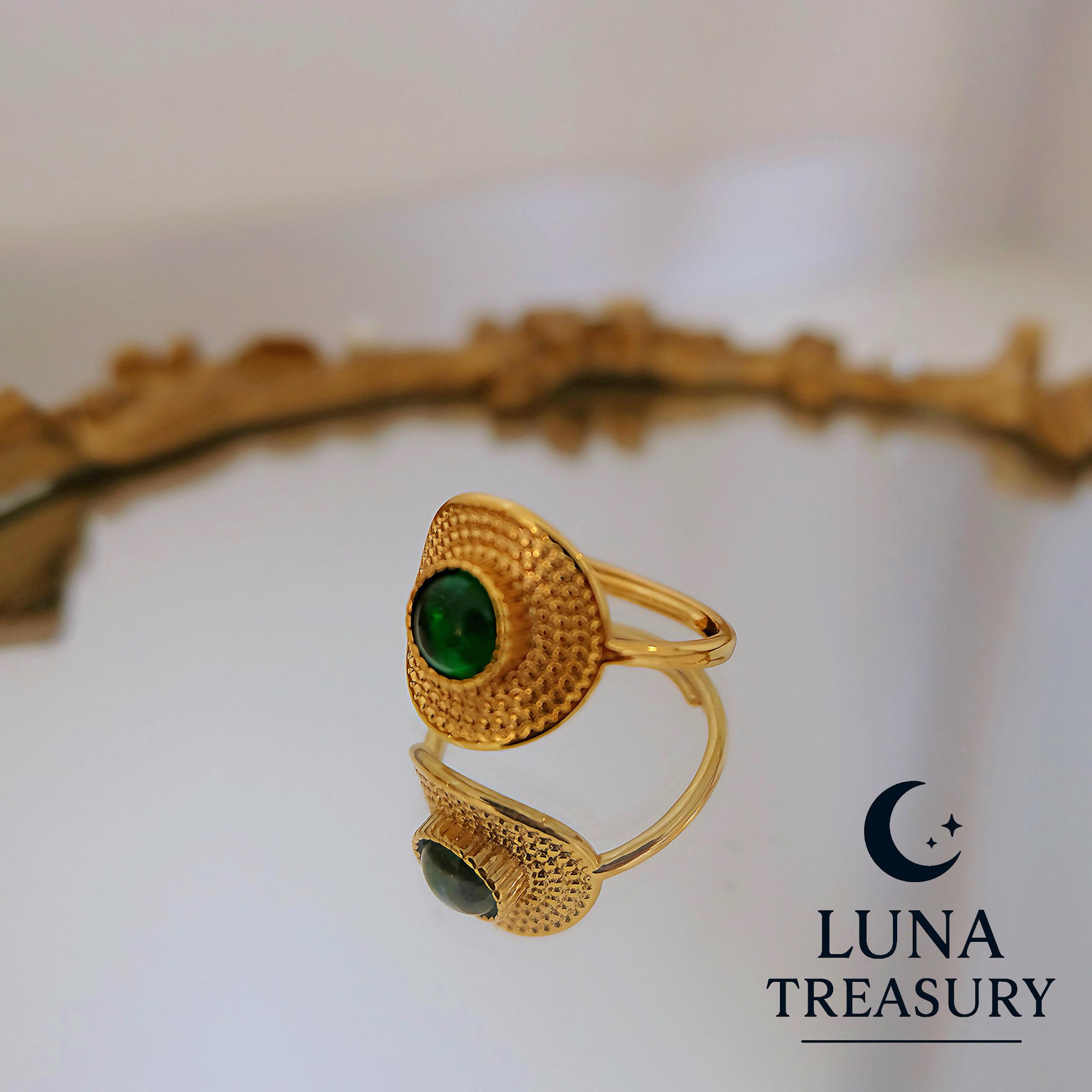 Vintage Emerald Green Ring: Adjustable 18K Gold Plated  display picture 1