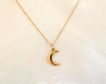 18K Gold Crescent Moon Pendant Necklace: Minimalist Celestial Charm |