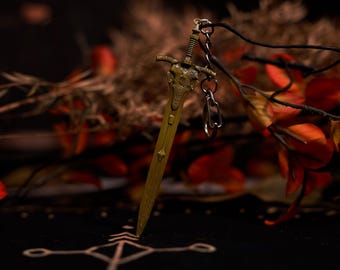 Dark Souls 3 Artorias Sword Keychain – Abyss Walker Knight Keyring for Gamers & Cosplay