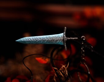 Mini Mystic Fantasy Greatsword Style Keychain Ornament — 10cm Zinc Alloy Collectible | Display Model Charm