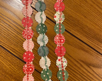 Christmas Scalloped Circle Paper Borders