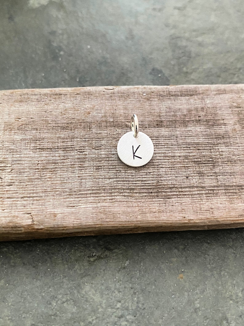 Add a Sterling Silver Initial Charm to Any Charm Necklace in My Shop Bild 1