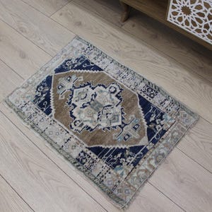 2x3 Antique small rug,2x3 Turkish Mat Rug, Small Rugs, Vintage rug, Mini Oushak Rug, 2x3 Doormat Rug, Tiny Carpet, &#39;&#39;1.11 x 2.6&#39; ft Mat Rug
