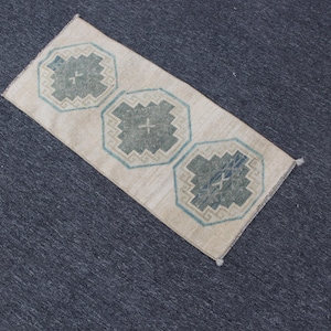 2x3 Antique small rug, 2x3 Turkish Mat Rug, Small Rugs, Vintage rug, Mini Oushak Rug, 2x3 Doormat Rug, Tiny Carpet, &#39;&#39;1.4 x 3.0&#39;&#39; ft Mat Rug