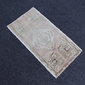 2x3 Antique small rug,2x3 Turkish Mat Rug, Small Rugs, Vintage rug, Mini Oushak Rug, 2x3 Doormat Rug, Tiny Carpet, &#39;&#39;1.9 x 3.2&#39; Mat Rug