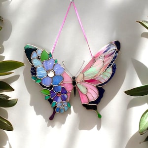 Butterfly stained glass window hangings / Gifts for grandma / Butterfly ornament / Stained glass flowers / Modern stained glass / Yard art