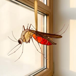 Mosquito glas-in-lood suncatcher, vaderdagcadeau, insectenboerderij muurkunst