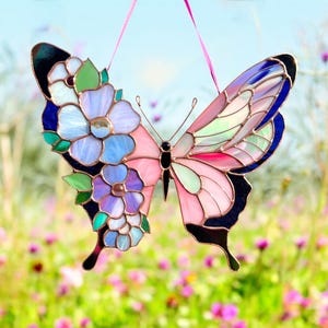 Butterfly stained glass window hangings / Gift for her / Floral wall art for home improvement and stained glass yard art / Butterfly art